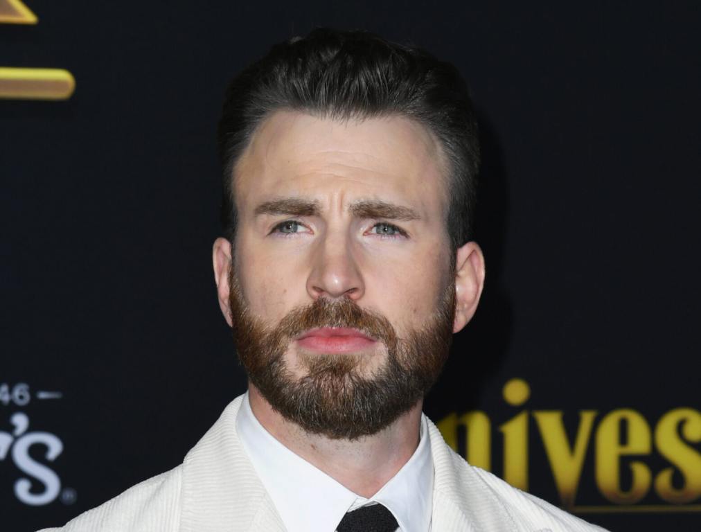 Chris Evans Is People S Sexiest Man Alive Of See His Hottest Photos