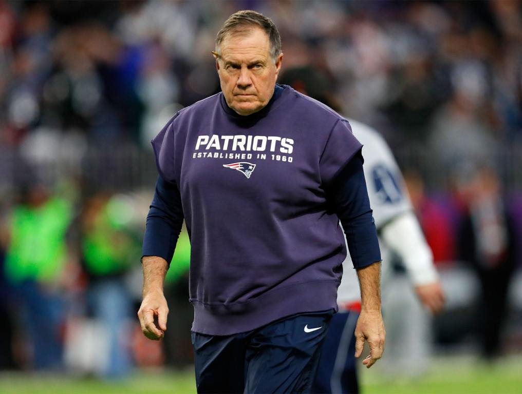 MINNEAPOLIS, MN - FEBRUARY 04: Head coach Bill Belichick of the New England Patriots looks on during warm-ups prior to Super Bowl LII at U.S. Bank Stadium on February 4, 2018 in Minneapolis, Minnesota. (Photo by Kevin C. Cox/Getty Images)